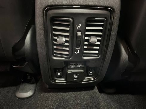 Used 2021 Jeep Grand Cherokee High Altitude AWD/4WD image 22
