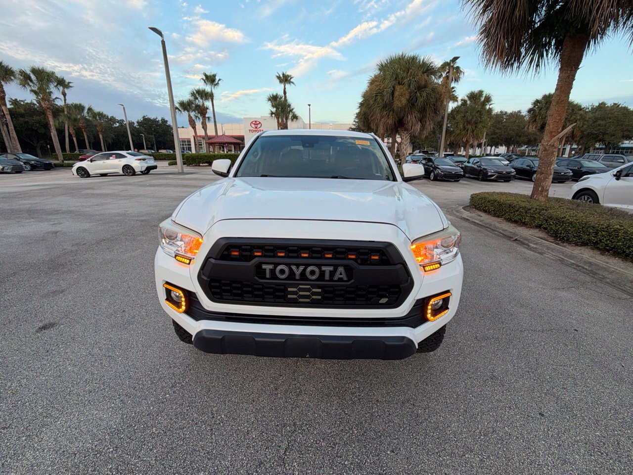 Used 2019 Toyota Tacoma SR w/ SR Convenience Package RWD image 5