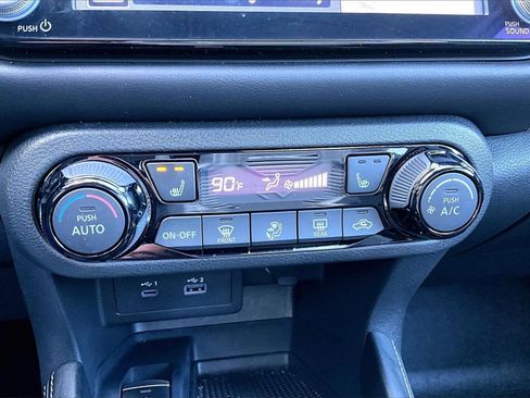 Used 2024 Nissan Kicks SR w/ SR Premium Package image 28