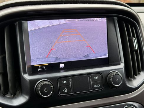 Used 2022 GMC Canyon AT4 image 31