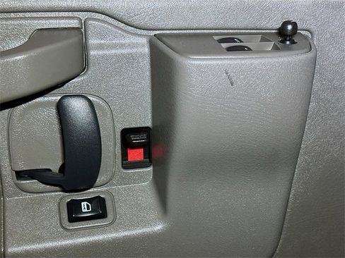 Used 2024 Chevrolet Express 2500 w/ Driver Convenience Package image 15