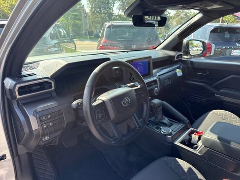 Used 2026 Toyota Tacoma SR5 AWD/4WD image 10