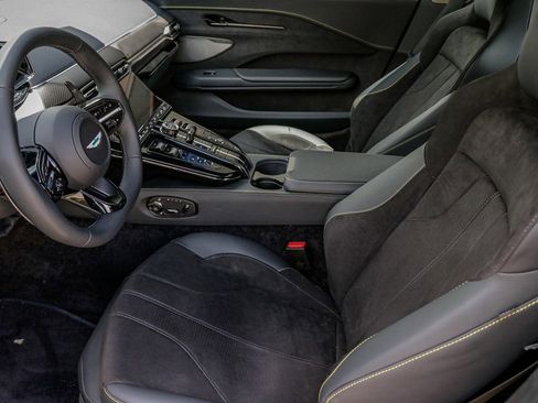 New 2025 Aston Martin V8 Vantage Coupe image 17