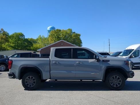 Used 2024 GMC Sierra 1500 AT4X AWD/4WD image 2