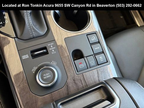 Used 2025 Toyota Highlander Platinum AWD/4WD image 28
