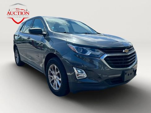 Used 2018 Chevrolet Equinox LS FWD image 3