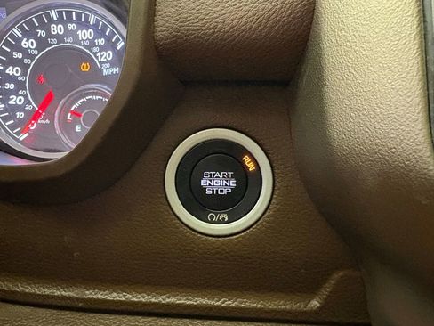 Used 2019 RAM 1500 Laramie AWD/4WD image 32