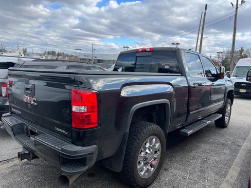 Used 2019 GMC Sierra 2500 Denali w/ Duramax Plus Package image 5