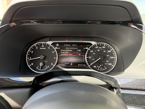 Used 2025 Nissan Pathfinder SV FWD image 19