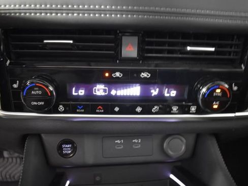 Certified 2026 Nissan Rogue Platinum w/ Platinum Premium Package AWD/4WD image 18