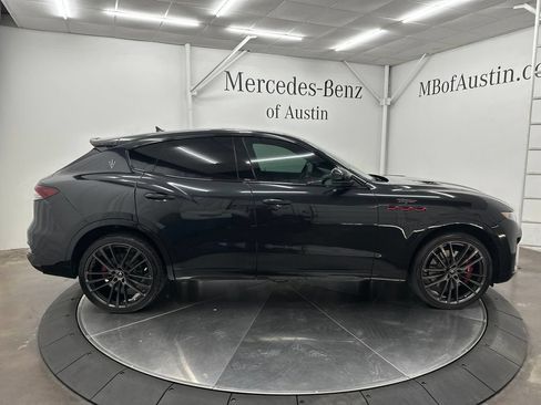 Used 2022 Maserati Levante Trofeo AWD/4WD image 8