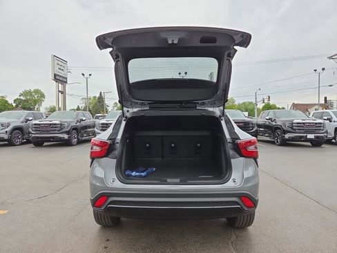 New 2026 Chevrolet Trax RS w/ Driver Confidence Package FWD image 10