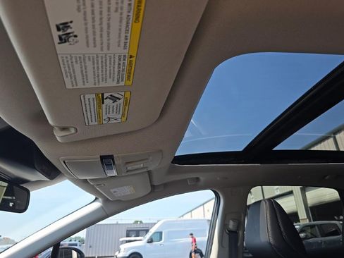 Used 2025 Nissan Murano SL AWD/4WD image 13