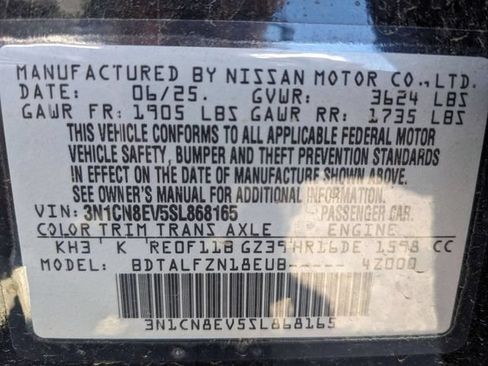 Used 2025 Nissan Versa SV FWD image 33
