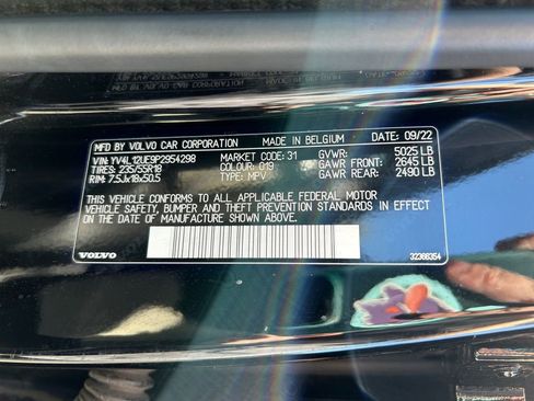 Used 2023 Volvo XC40 B5 Plus image 35