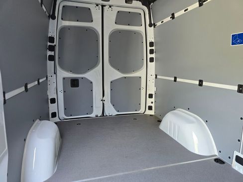 New 2025 Mercedes-Benz Sprinter 2500 image 15