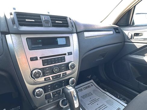 Used 2011 Ford Fusion SE FWD image 13