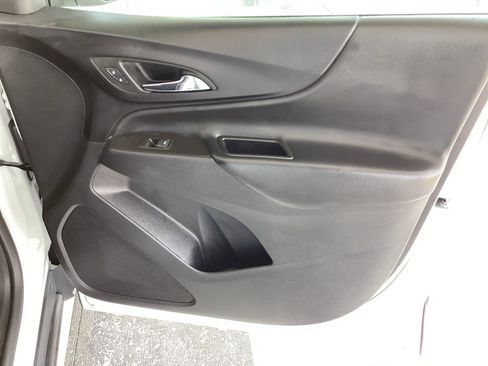 Used 2023 Chevrolet Equinox LT image 24