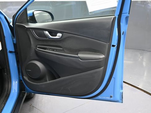Used 2023 Hyundai Kona Limited image 34