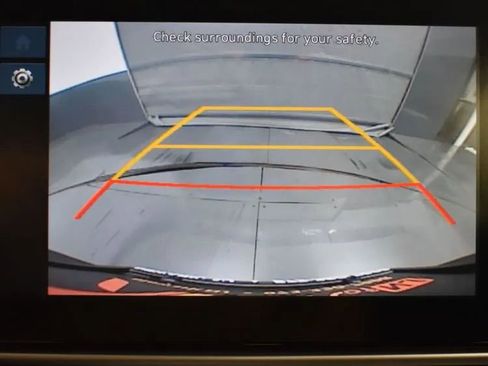 Used 2023 Hyundai Venue SE image 31