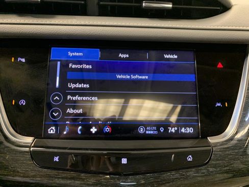 Used 2021 Cadillac XT6 Premium Luxury image 35