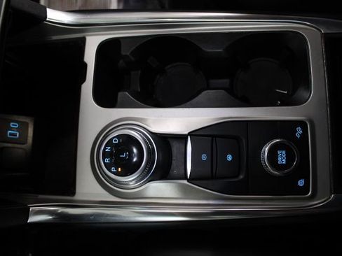 Used 2022 Ford Explorer XLT w/ Equipment Group 202A image 27