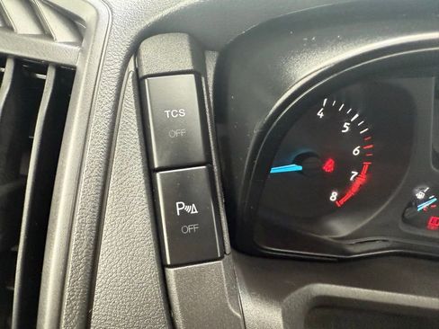 Used 2015 Ford Transit 150 XL image 33