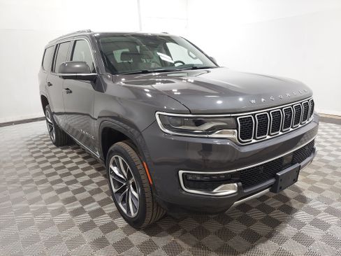 Used 2022 Jeep Wagoneer Series III w/ Premium Group I AWD/4WD image 5