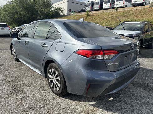Used 2022 Toyota Corolla LE FWD image 5
