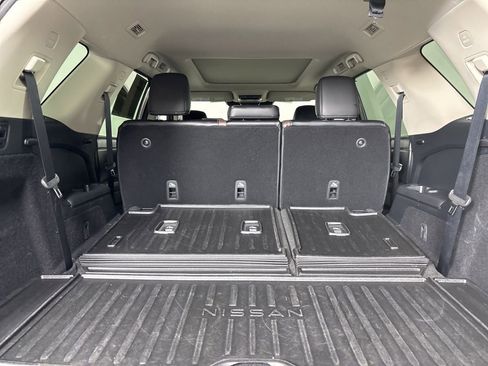 Used 2024 Nissan Pathfinder Platinum w/ Cargo Package AWD/4WD image 26