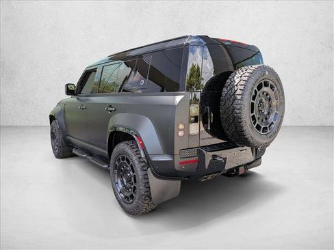 New 2026 Land Rover Defender 110 OCTA AWD/4WD image 8