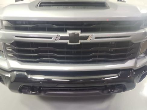 Used 2025 Chevrolet Silverado 2500 Custom w/ Custom Value Package AWD/4WD image 24