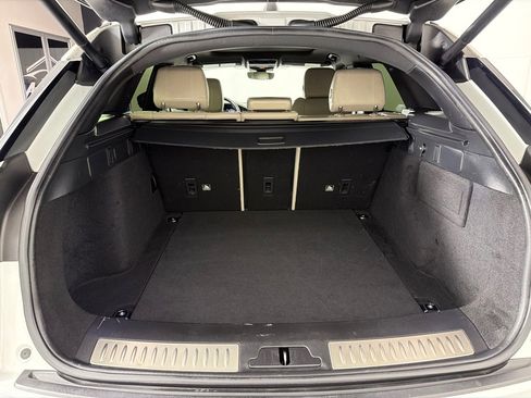 Used 2018 Land Rover Range Rover Velar R-Dynamic SE AWD/4WD image 25