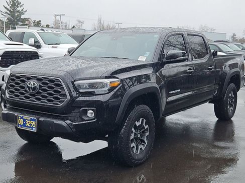 Used 2023 Toyota Tacoma TRD Off-Road w/ Technology Package image 3