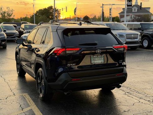 Used 2019 Toyota RAV4 XLE w/ All Weather Liner Package AWD/4WD image 9