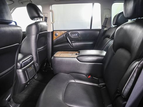 Used 2023 Nissan Armada SL w/ Captain's Chairs Package image 19