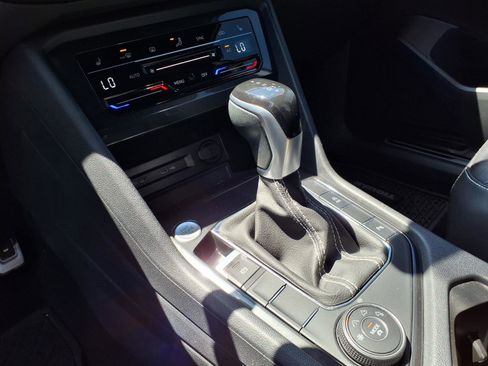Used 2022 Volkswagen Tiguan SE R-Line AWD/4WD image 13