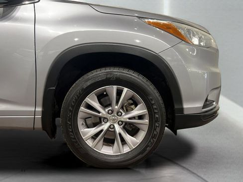 Used 2015 Toyota Highlander XLE image 34