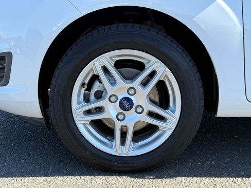 Used 2019 Ford Fiesta SE image 9