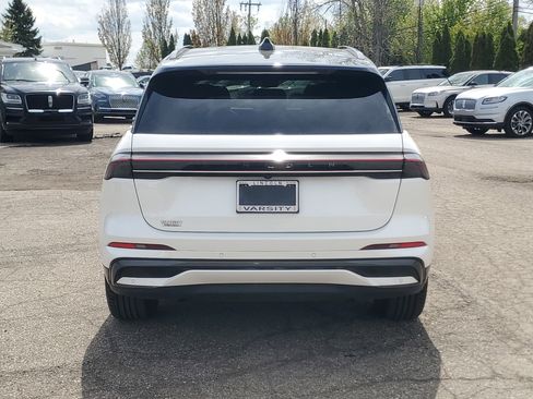 Used 2024 Lincoln Nautilus Reserve w/ Equipment Group 203A AWD/4WD image 5