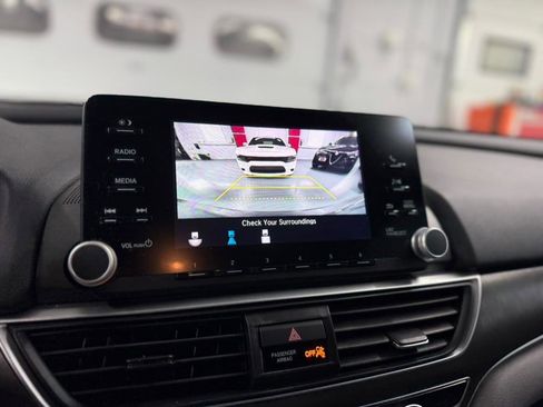 Used 2019 Honda Accord LX image 18