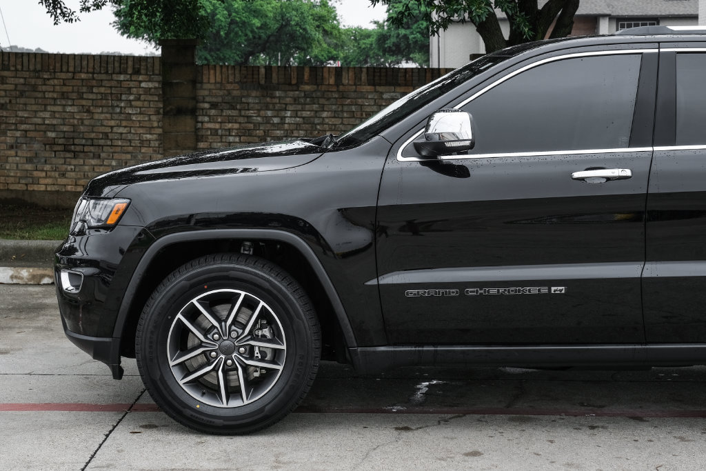 Used 2022 Jeep Grand Cherokee Limited w/ Tech Group RWD image 22