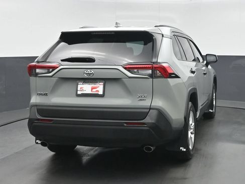 Used 2020 Toyota RAV4 XLE w/ Convenience Package AWD/4WD image 4