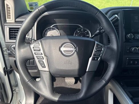 Used 2024 Nissan Titan SV w/ SV Convenience Package RWD image 28