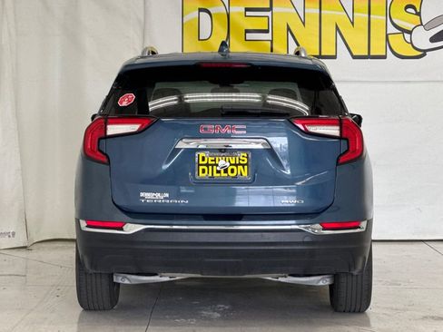 Used 2024 GMC Terrain SLT image 5