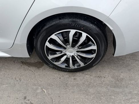 Used 2023 Toyota Corolla LE image 8