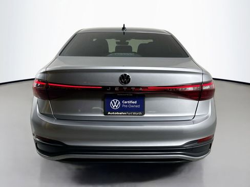 Certified 2025 Volkswagen Jetta Sport image 6