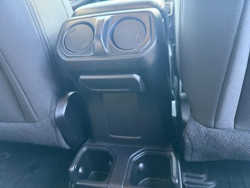 Used 2020 Jeep Wrangler Unlimited Sport image 16