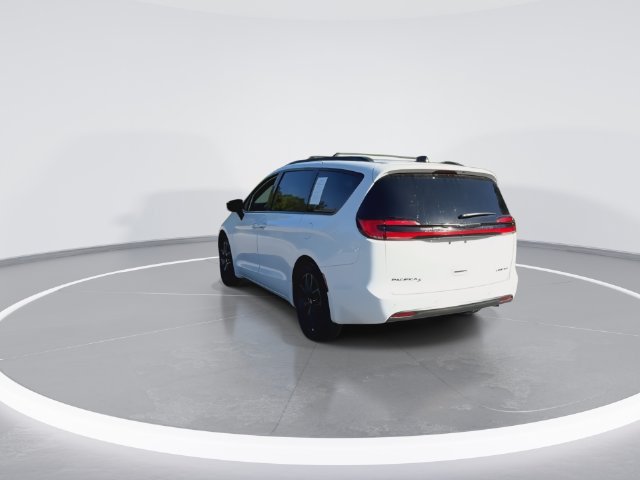 Used 2025 Chrysler Pacifica Limited FWD image 12