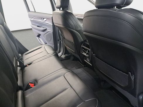 Certified 2024 Jeep Grand Cherokee Limited image 12